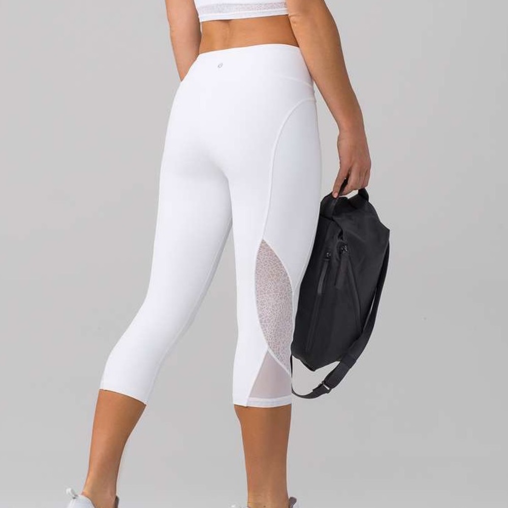 TWIST AND TRAIN CROP PANTS
